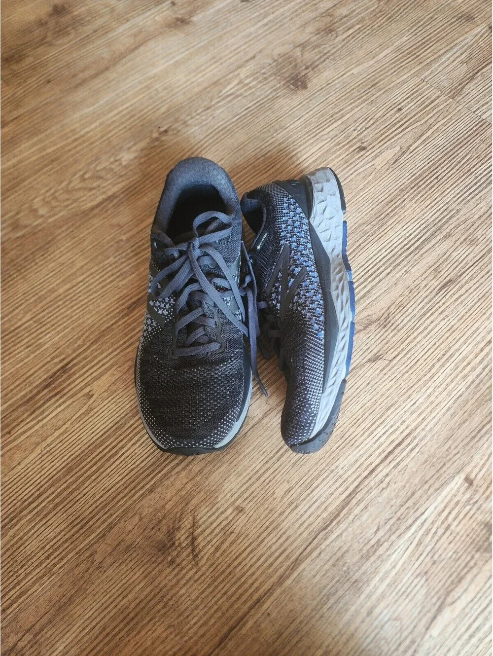 Size9  NEV BALANCE Men's Black and Gray Athletic Running Shoes